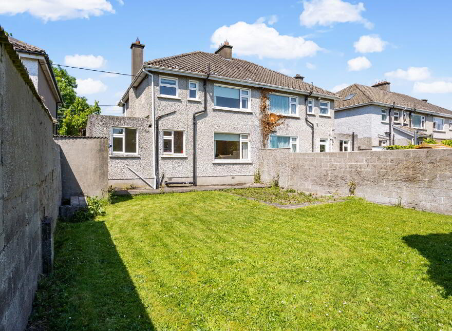 101 Lucan Heights, Lucan, K78K1W6