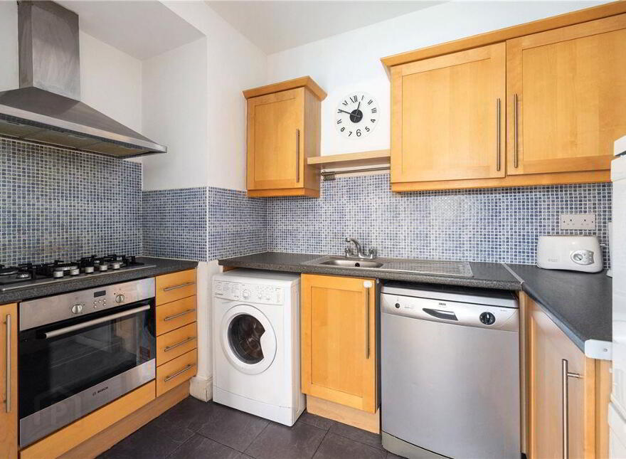 43 The Oval, Tullyvale, Cabinteely, Dublin, D18X573