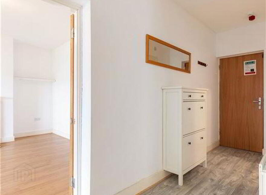 43 The Oval, Tullyvale, Cabinteely, Dublin, D18X573