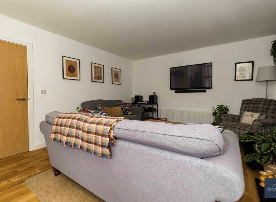 4 Nicholson Green, Donaghcloney, BT66 7UY