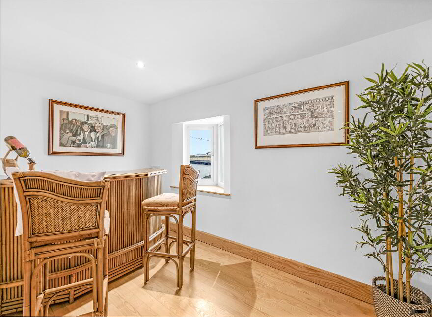 Ballustree, Loughshinny Harbour, Skerries, K34VP62