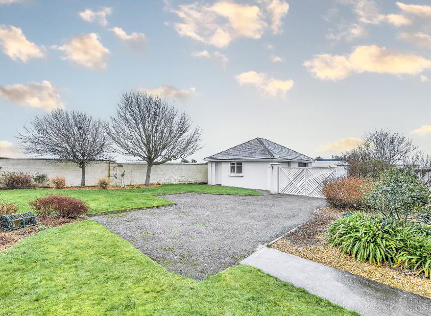 Ballustree, Loughshinny Harbour, Skerries, K34VP62