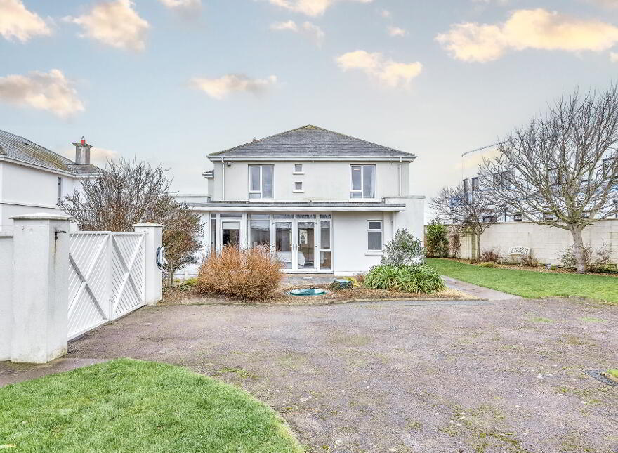 Ballustree, Loughshinny Harbour, Skerries, K34VP62
