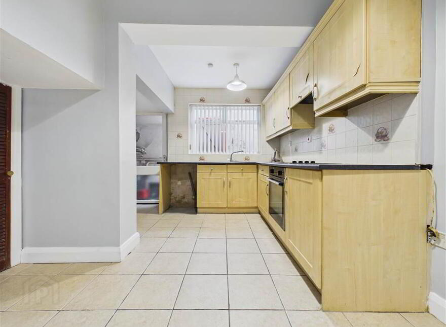39 Hamill Street, Belfast, BT12 4AA