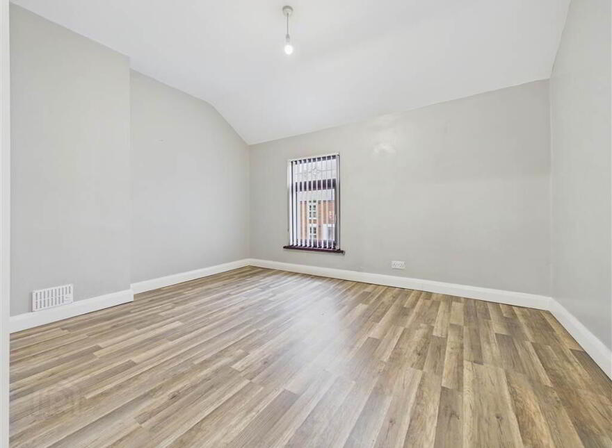 39 Hamill Street, Belfast, BT12 4AA