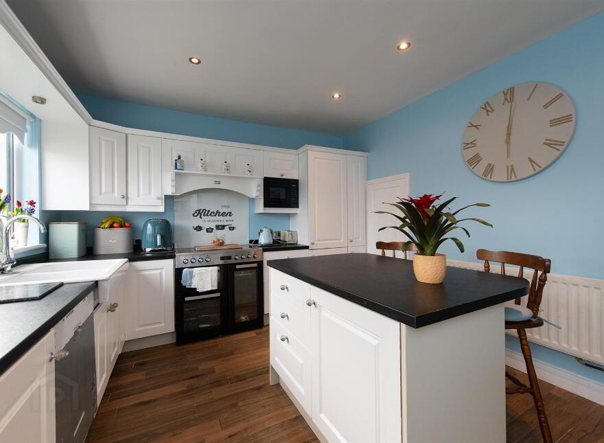 4 Ballynahinch Road, Carryduff, Belfast, BT8 8DN