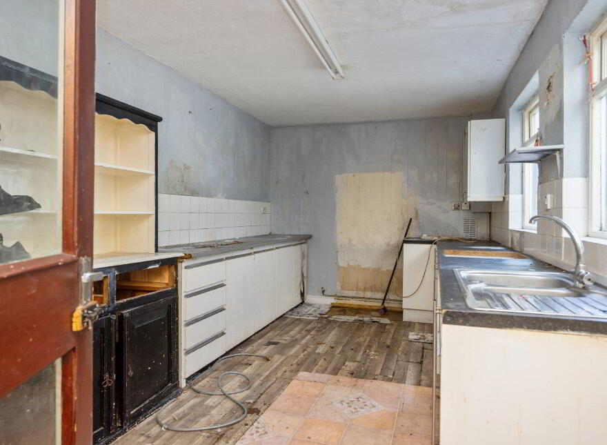 23 Cromwell Road, Belfast, BT7 1JW