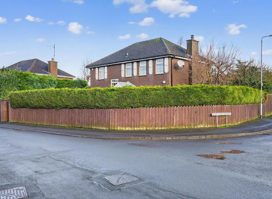 16 Old Forge Manor, Belfast, BT10 0HY