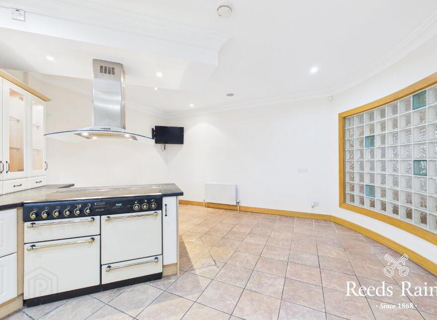 Apartment 2 Quayside, Carrickfergus, BT38 8BJ