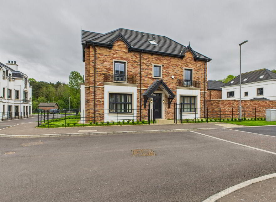 16 Castlehill Wood, Belfast, BT4 3PJ