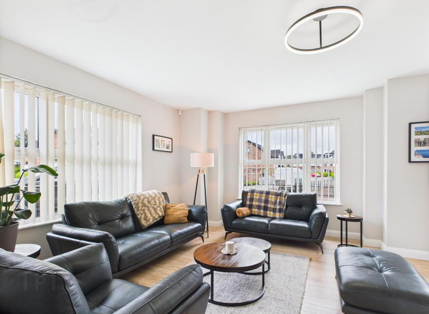 16 Castlehill Wood, Belfast, BT4 3PJ