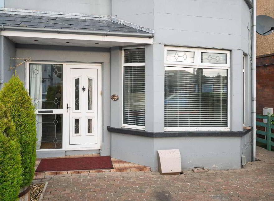 13 Kinnegar Road, Holywood, BT18 9JN