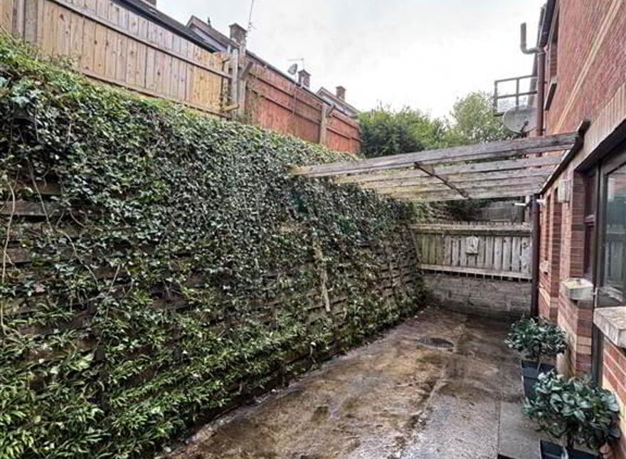 20 Rockmount Street, Falls Road, Belfast, BT12 7PE