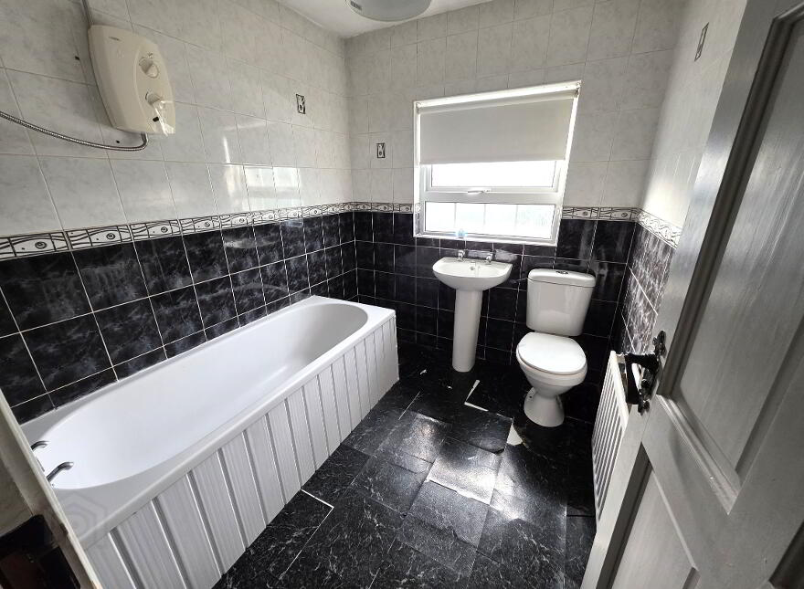 9 Newtownkennedy Street, Strabane, BT82 8HT