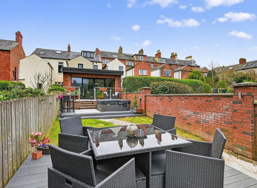 14 Church Avenue, Holywood, BT18 9BJ