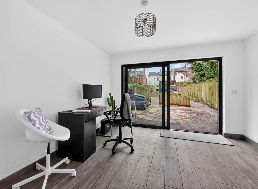 14 Church Avenue, Holywood, BT18 9BJ