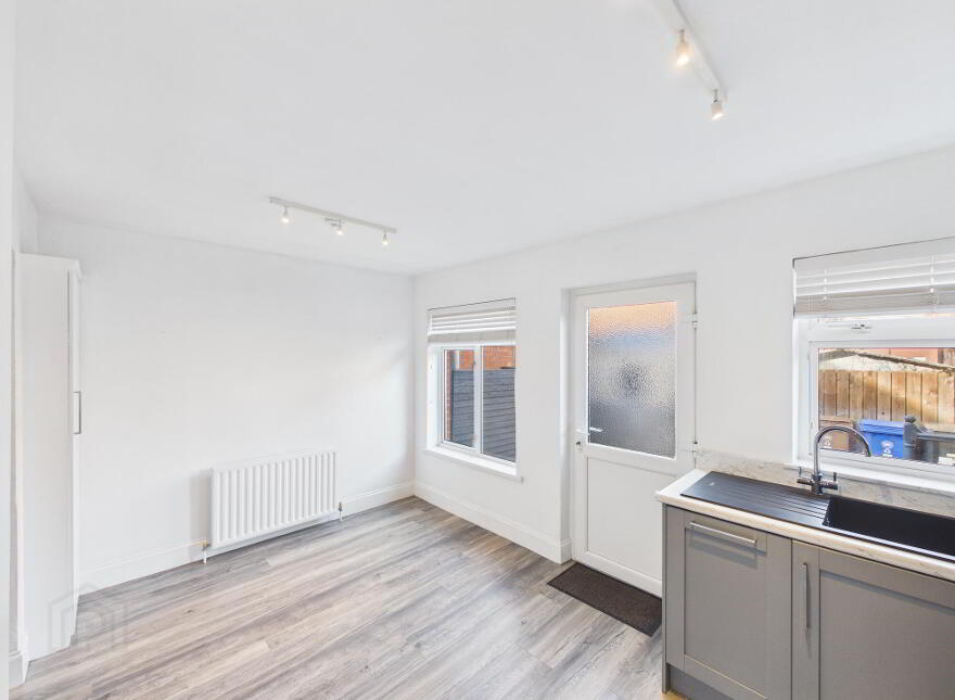 7 Ava Crescent, Belfast, BT7 3DU