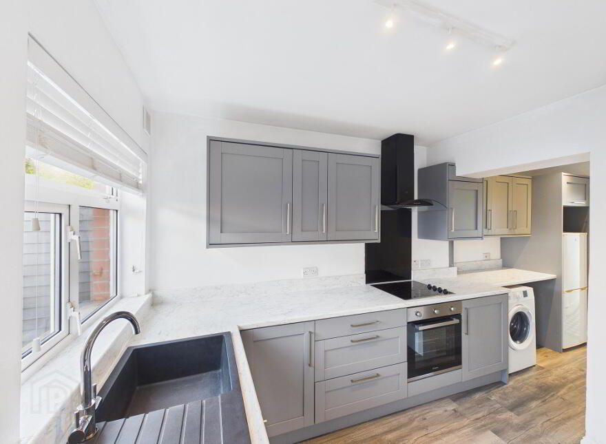 7 Ava Crescent, Belfast, BT7 3DU