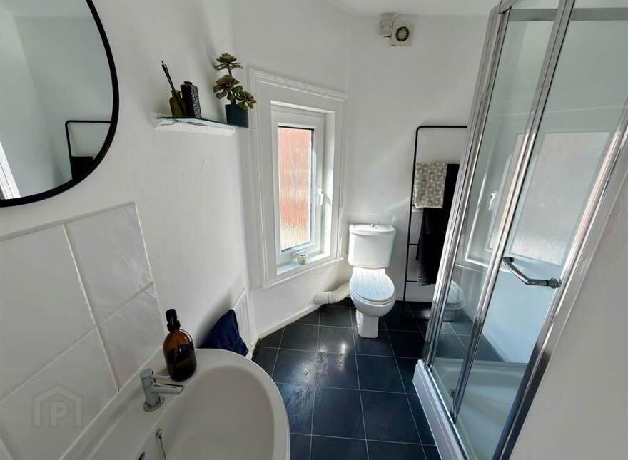 Flat C, 3 The Mount, Belfast, BT5 4NA