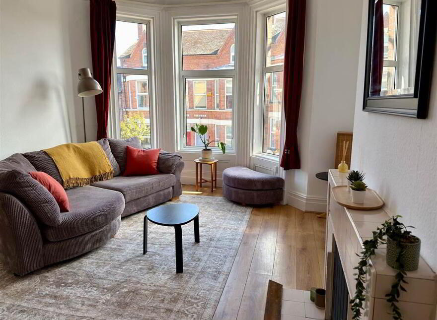 Flat C, 3 The Mount, Belfast, BT5 4NA