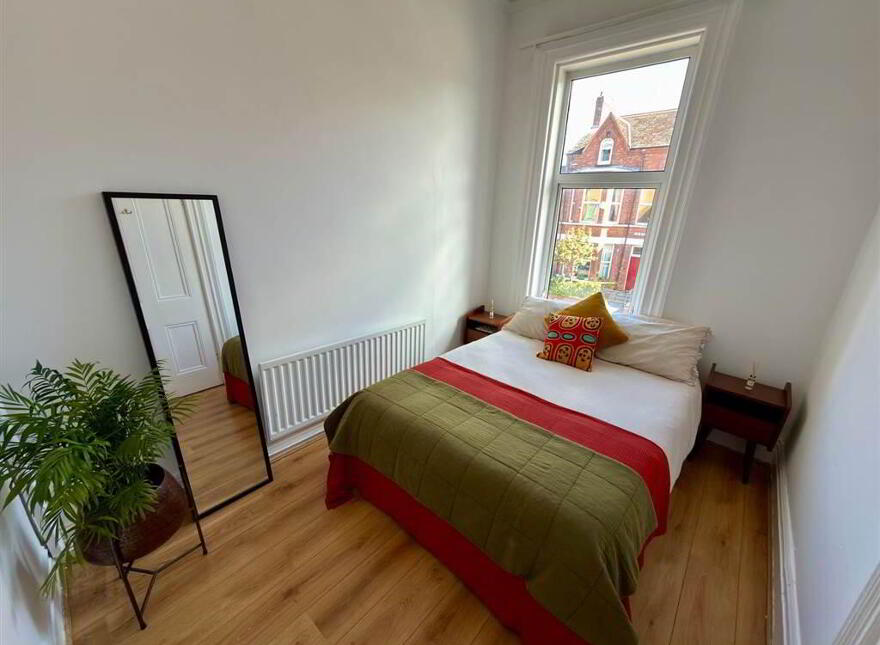 Flat C, 3 The Mount, Belfast, BT5 4NA