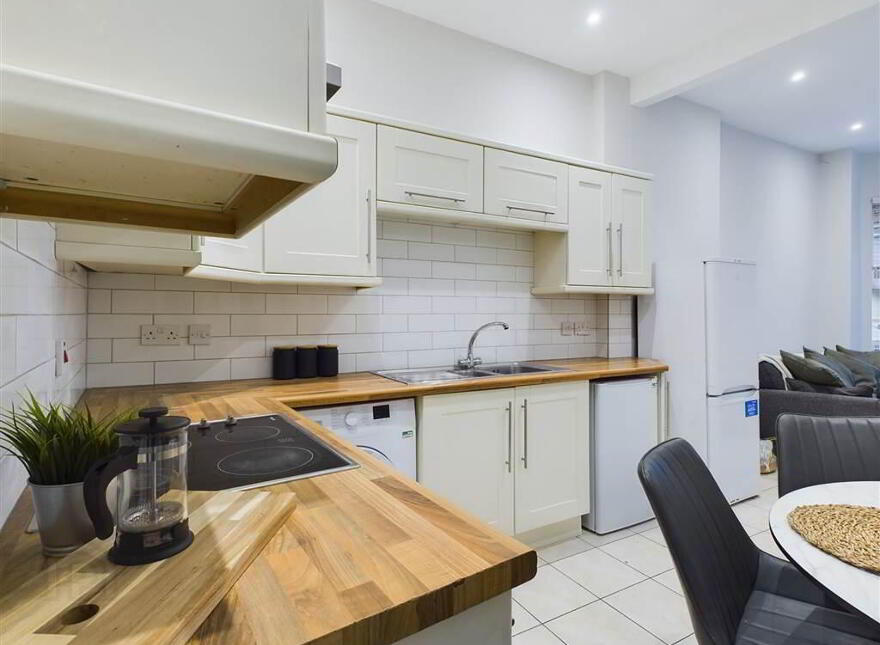 16 Edinburgh Street, Off Lisburn Road, Belfast, BT9 7DS