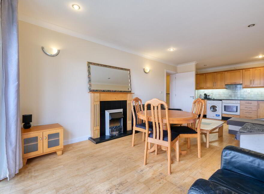 1 The Quays, Market Square, N39E797