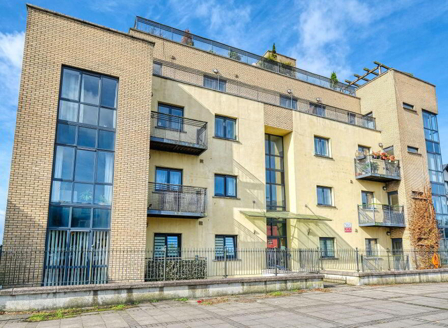 1 The Quays, Market Square, N39E797