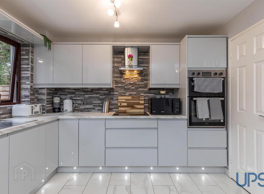 116 Colinvale, Poleglass, Belfast, BT17 0JW