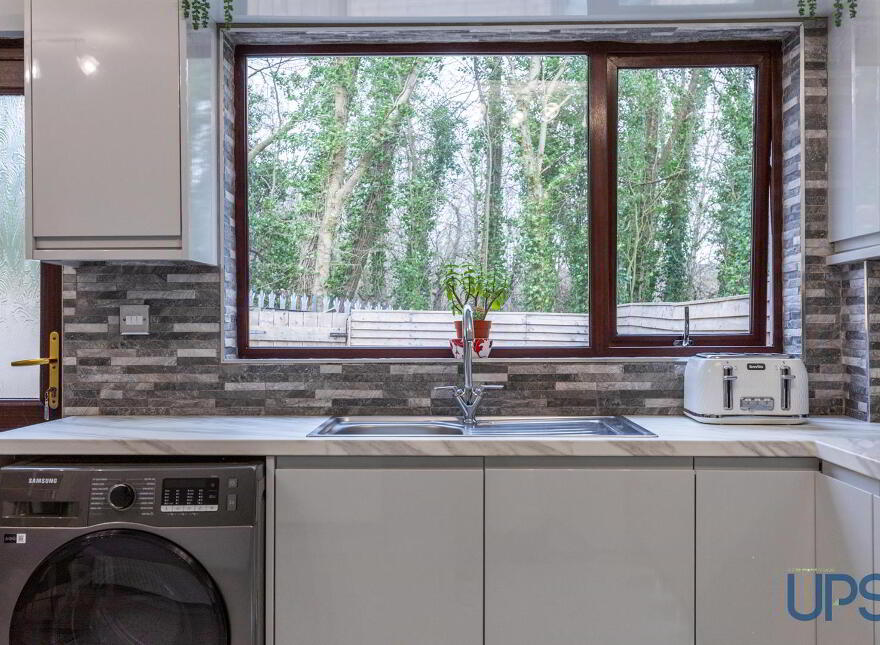 116 Colinvale, Poleglass, Belfast, BT17 0JW