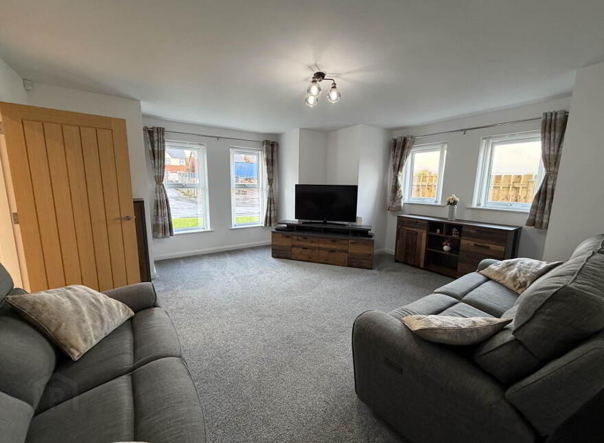 121 Blackthorn Rise, Larne, BT40 2HL