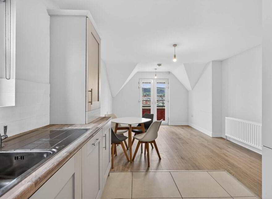 6 Locksley Mews, 114 Upper Lisburn Road, Belfast, BT10 0BD
