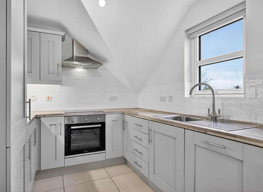 6 Locksley Mews, 114 Upper Lisburn Road, Belfast, BT10 0BD