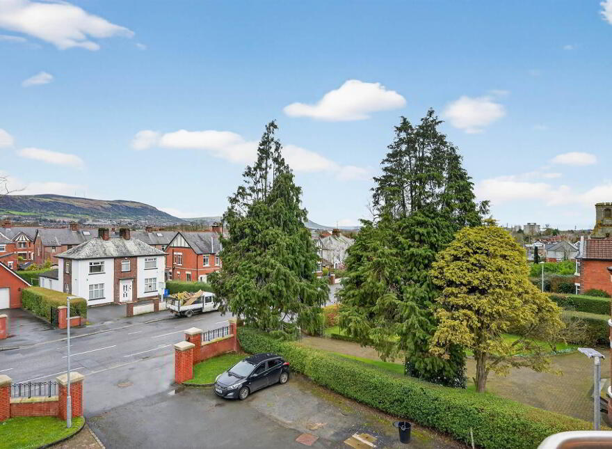 6 Locksley Mews, 114 Upper Lisburn Road, Belfast, BT10 0BD
