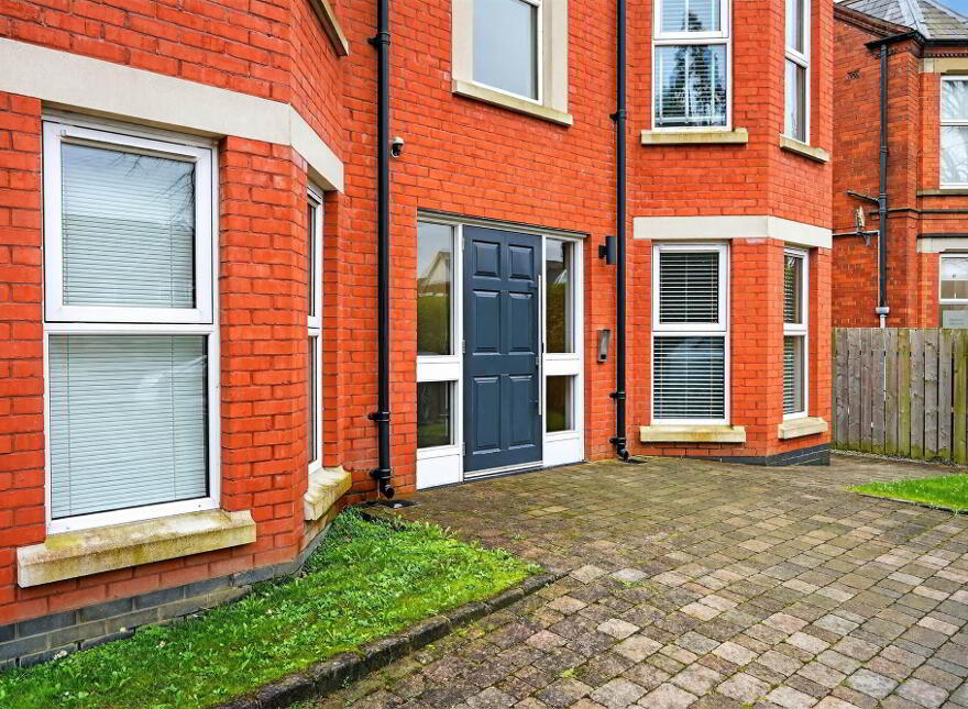 6 Locksley Mews, 114 Upper Lisburn Road, Belfast, BT10 0BD