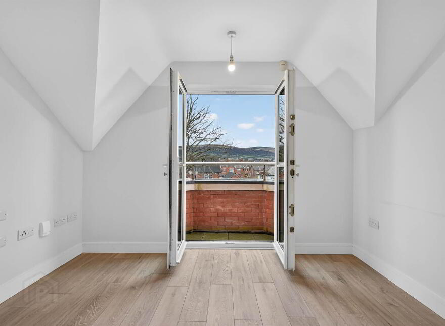 6 Locksley Mews, 114 Upper Lisburn Road, Belfast, BT10 0BD