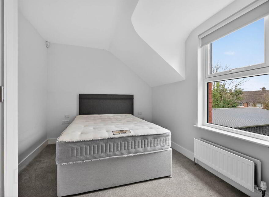 6 Locksley Mews, 114 Upper Lisburn Road, Belfast, BT10 0BD