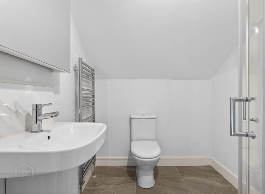 6 Locksley Mews, 114 Upper Lisburn Road, Belfast, BT10 0BD