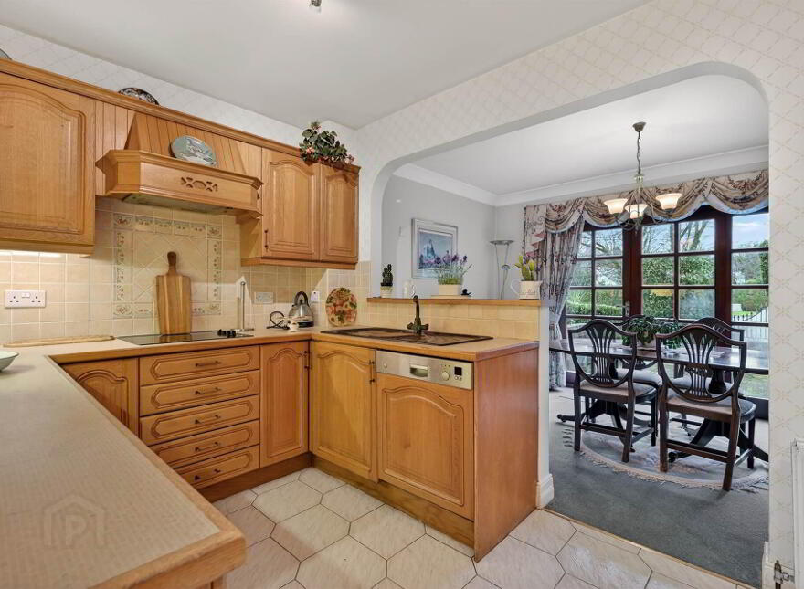 4 Broomhill Manor, Belfast, BT9 5HG