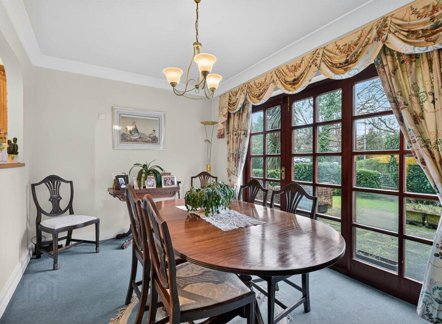 4 Broomhill Manor, Belfast, BT9 5HG
