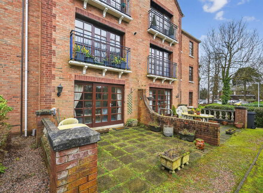 4 Broomhill Manor, Belfast, BT9 5HG