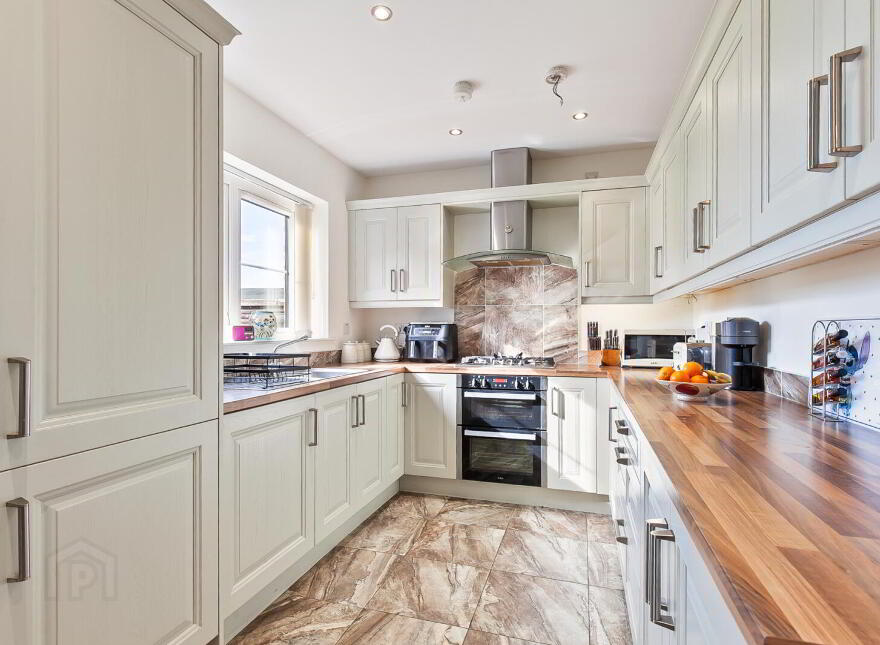15 Millreagh Heights, Dundonald, Belfast, BT16 1TP