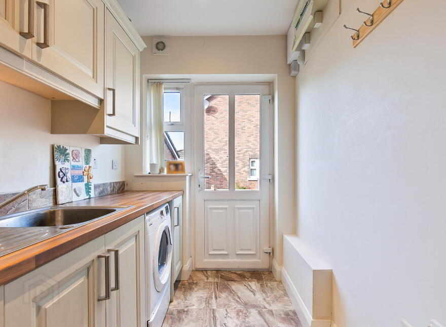 15 Millreagh Heights, Dundonald, Belfast, BT16 1TP