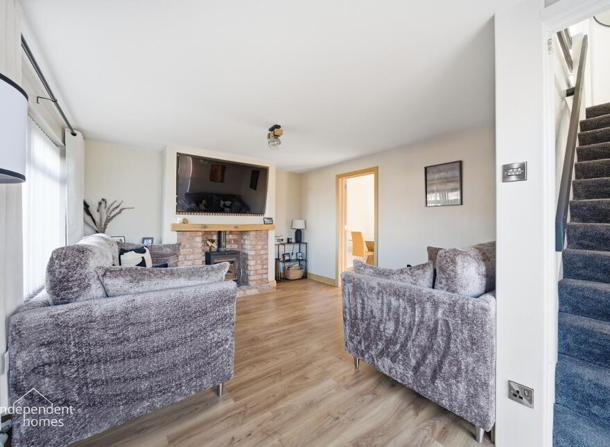 2 Ailsa Gardens, Larne, BT40 2JY