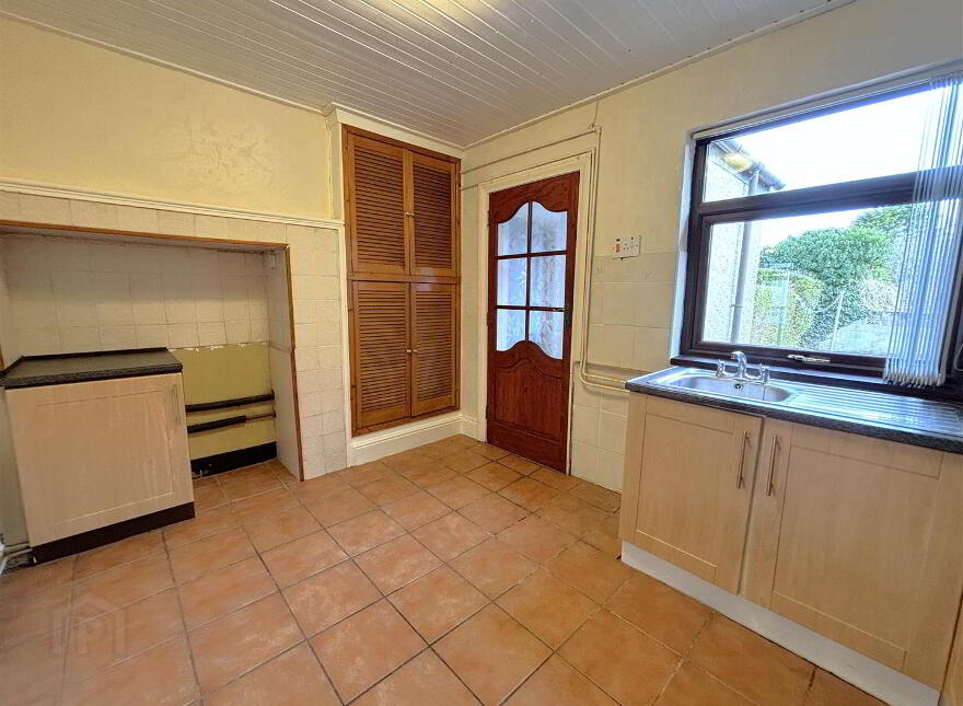25 Joanmount Drive, Belfast, BT14 6PB