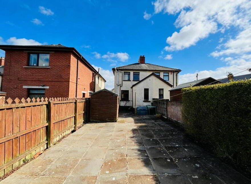 25 Joanmount Drive, Belfast, BT14 6PB