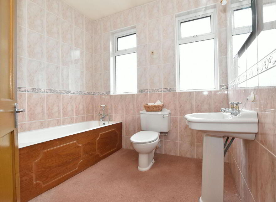 7 Dromore Road, Ballynahinch, BT24 8AY