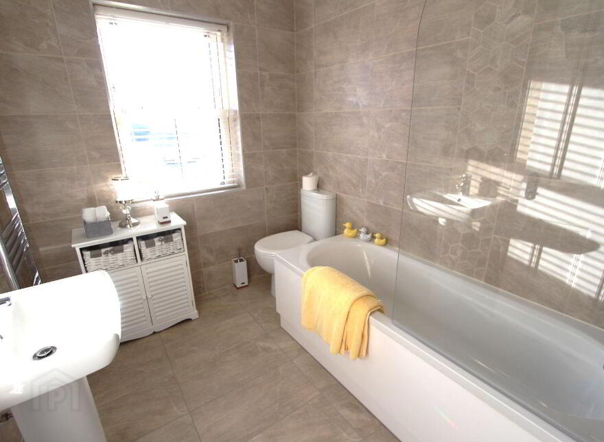 Castle Park, Castleblayney, A75CK18