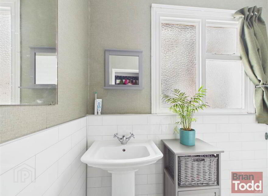 Coast Road, Ballygally, Larne, BT40 2QQ