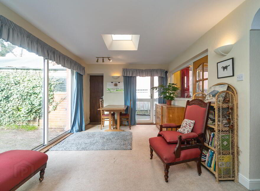 25 Hillside Park, Stranmillis, Belfast, BT9 5EL